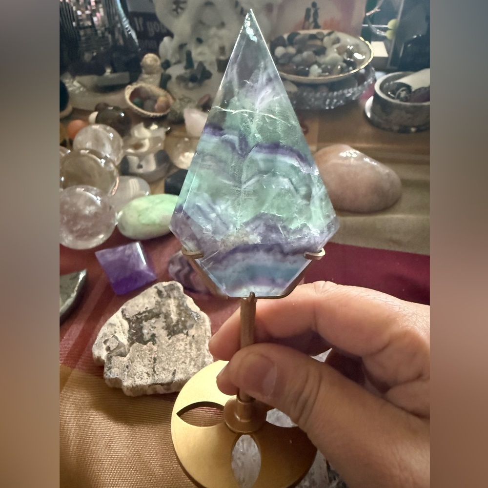 Fluorite Diamond - Picture 6 of 8